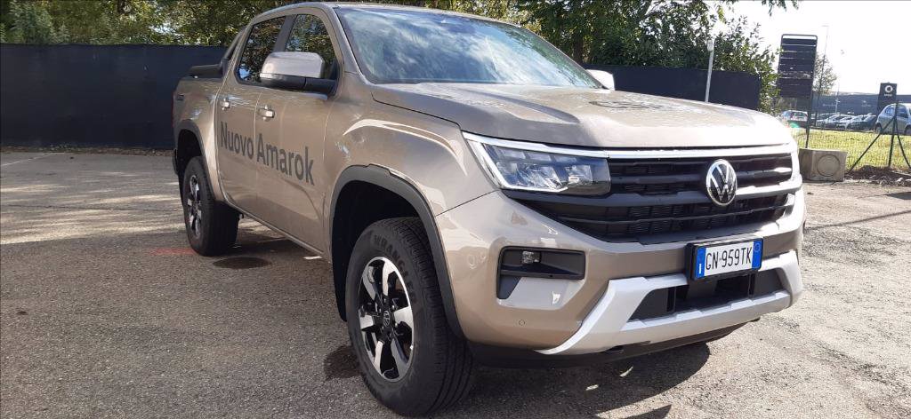 VOLKSWAGEN Amarok